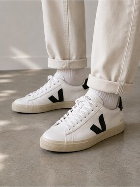 VEJA Campo White Leather Black Logo Sneakers Men’s US 10 EU 41 Minimalist